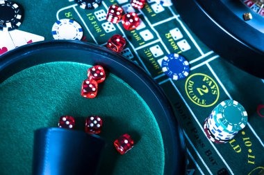 kode Diamond Empire slot game interface showing five reels and gemstone symbols
