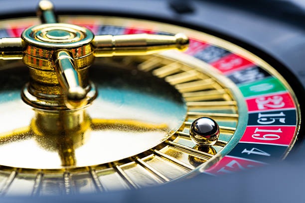 Diamond Empire bonus round with free spins feature activated